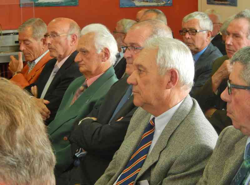 2_DSCN6371 (Paris).jpg - L'assemblée.